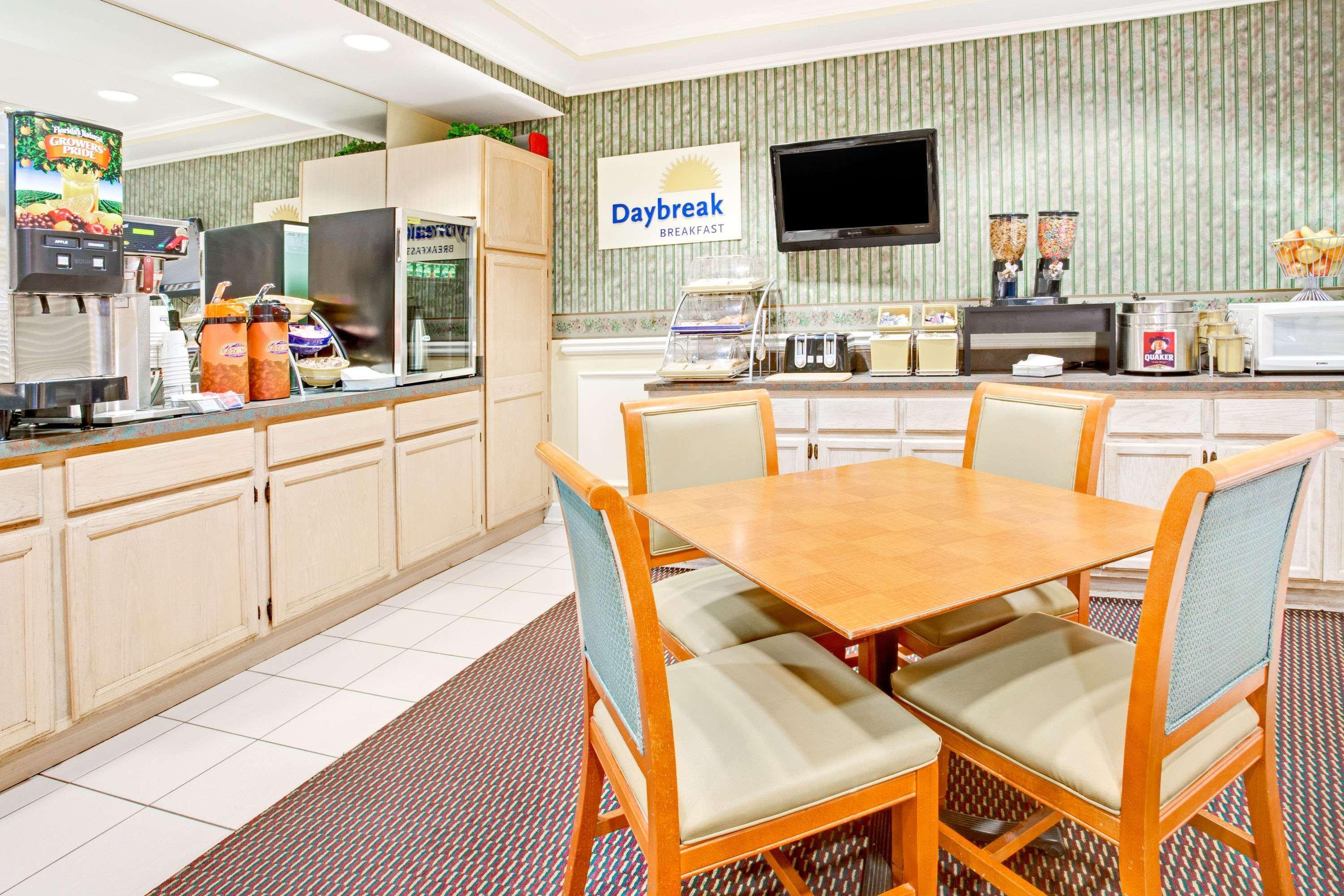 Days Inn By Wyndham Kingsland Ga Esterno foto